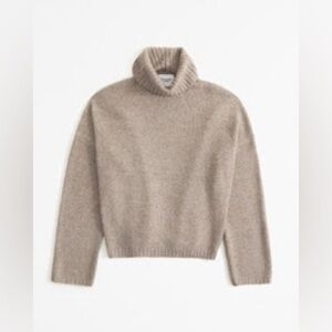 Abercrombie & Fitch women’s turtleneck sweater